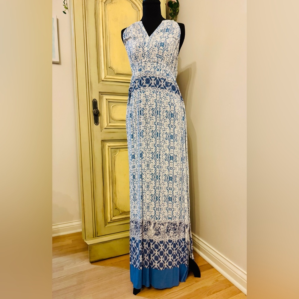 Blue & White Patterned Maxi Dress - Sleeveless Boho Style